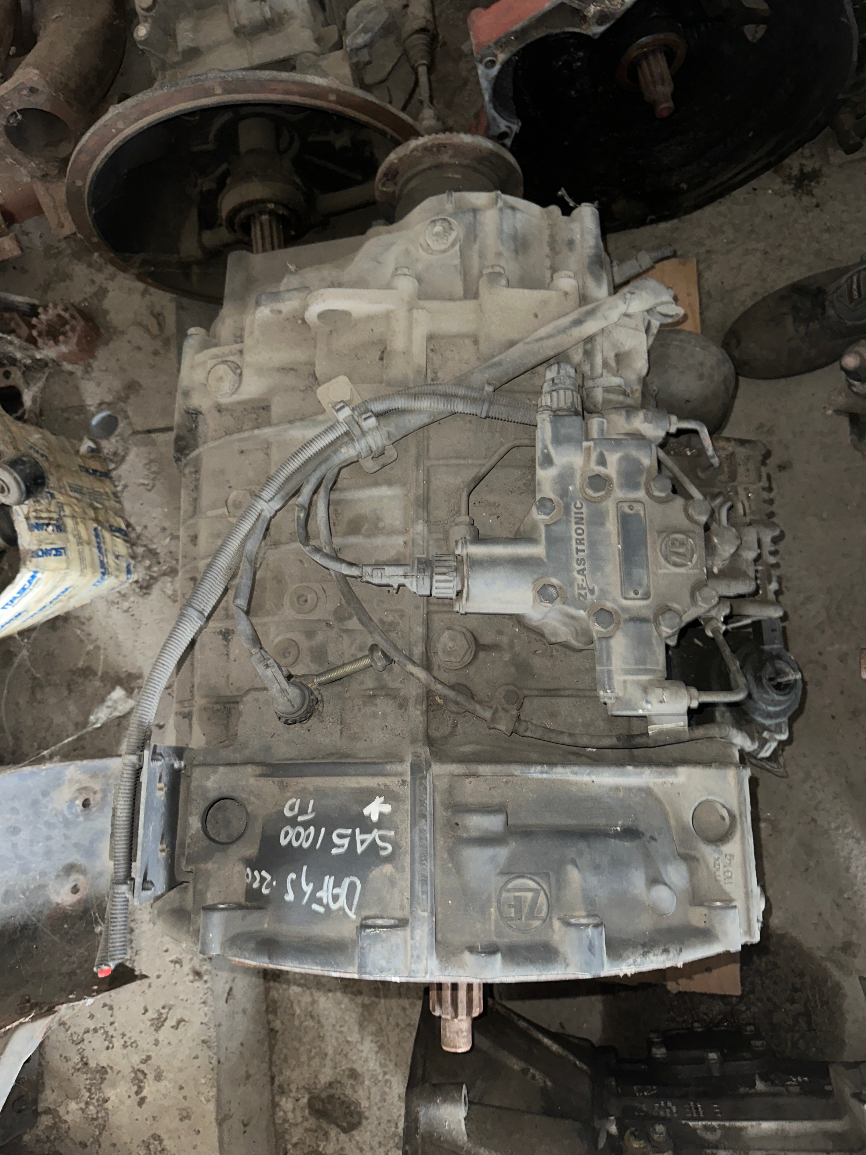 Cambio ZF 5AS1000TO completo per ricambi.