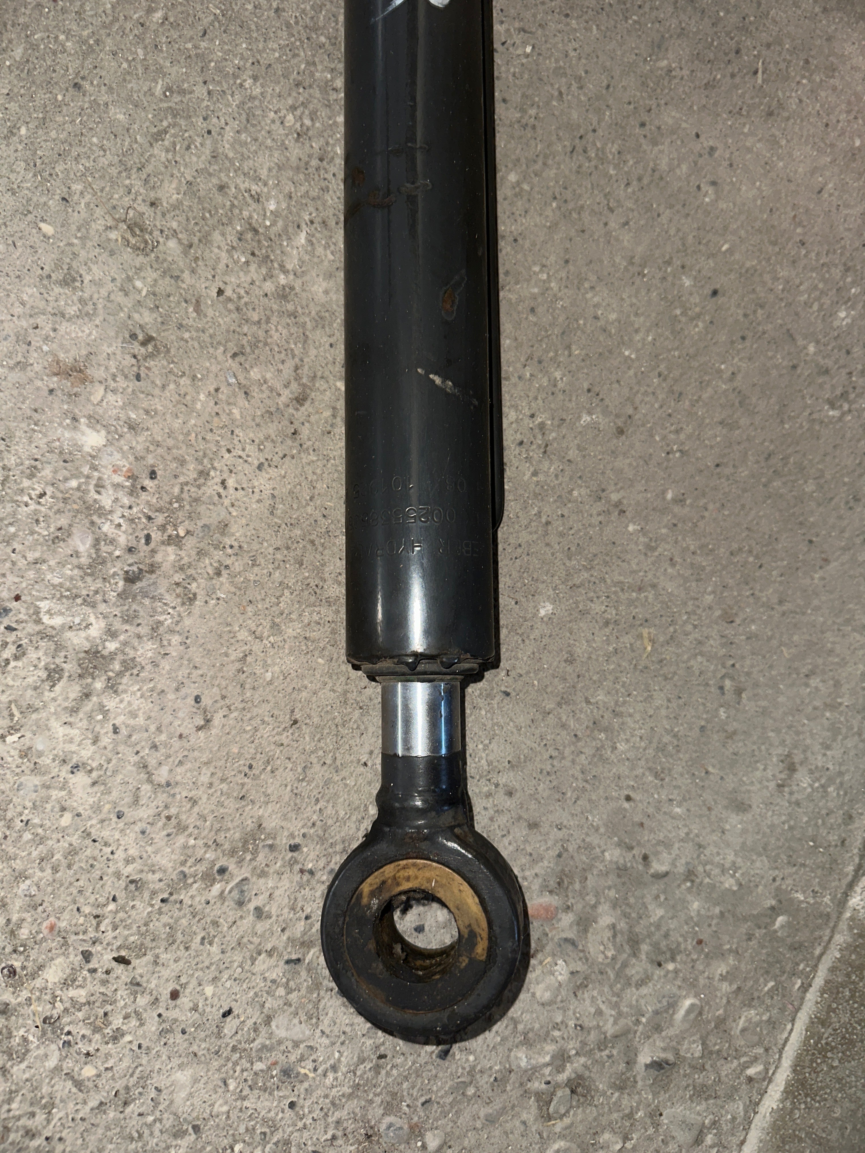 Pistone Alza cabina Mercedes Axor usato