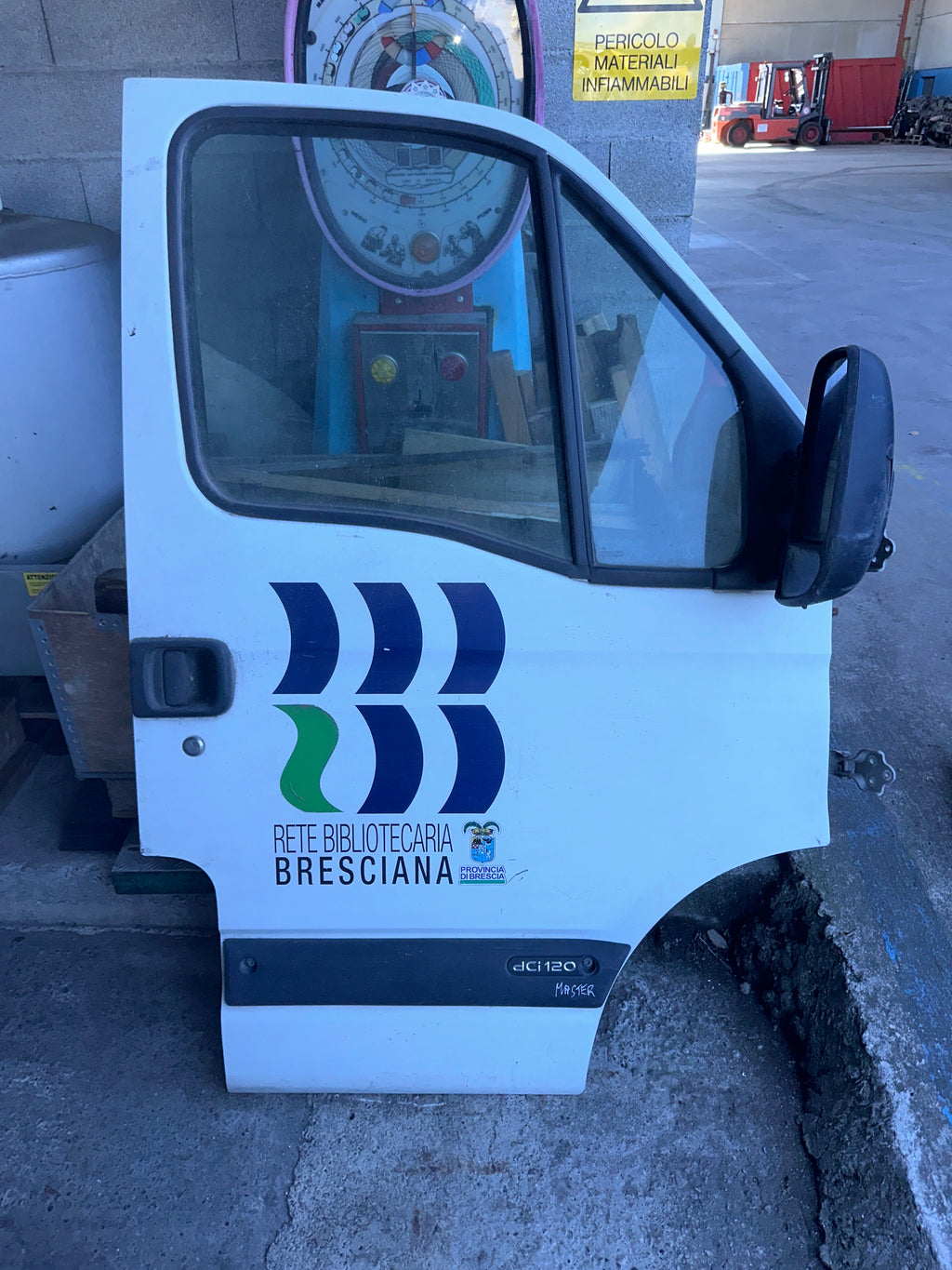 Portiera Lato Passeggero Renault Master dCi 120 2006 usata