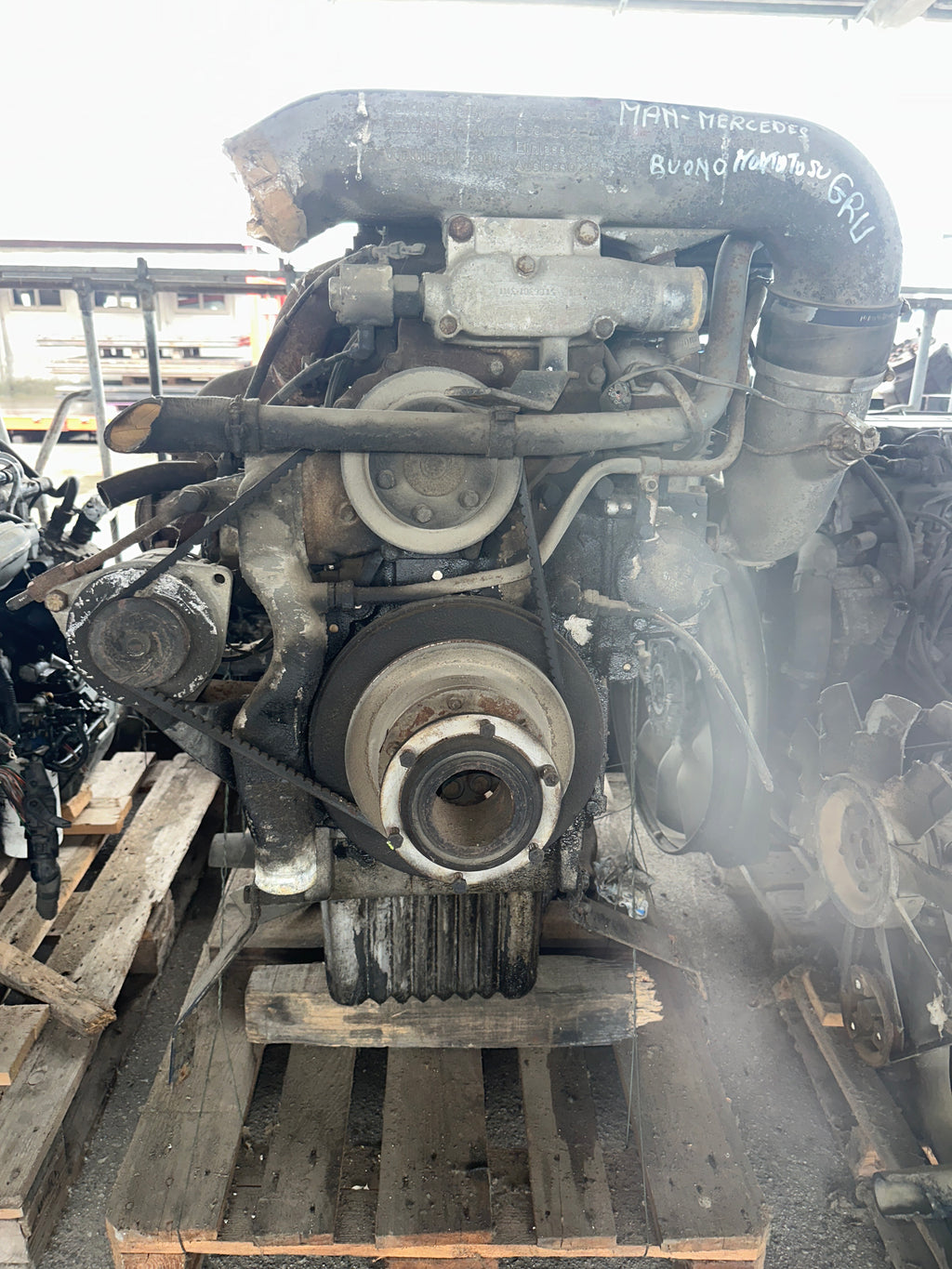 Motore Mercedes 6 cilindri usato