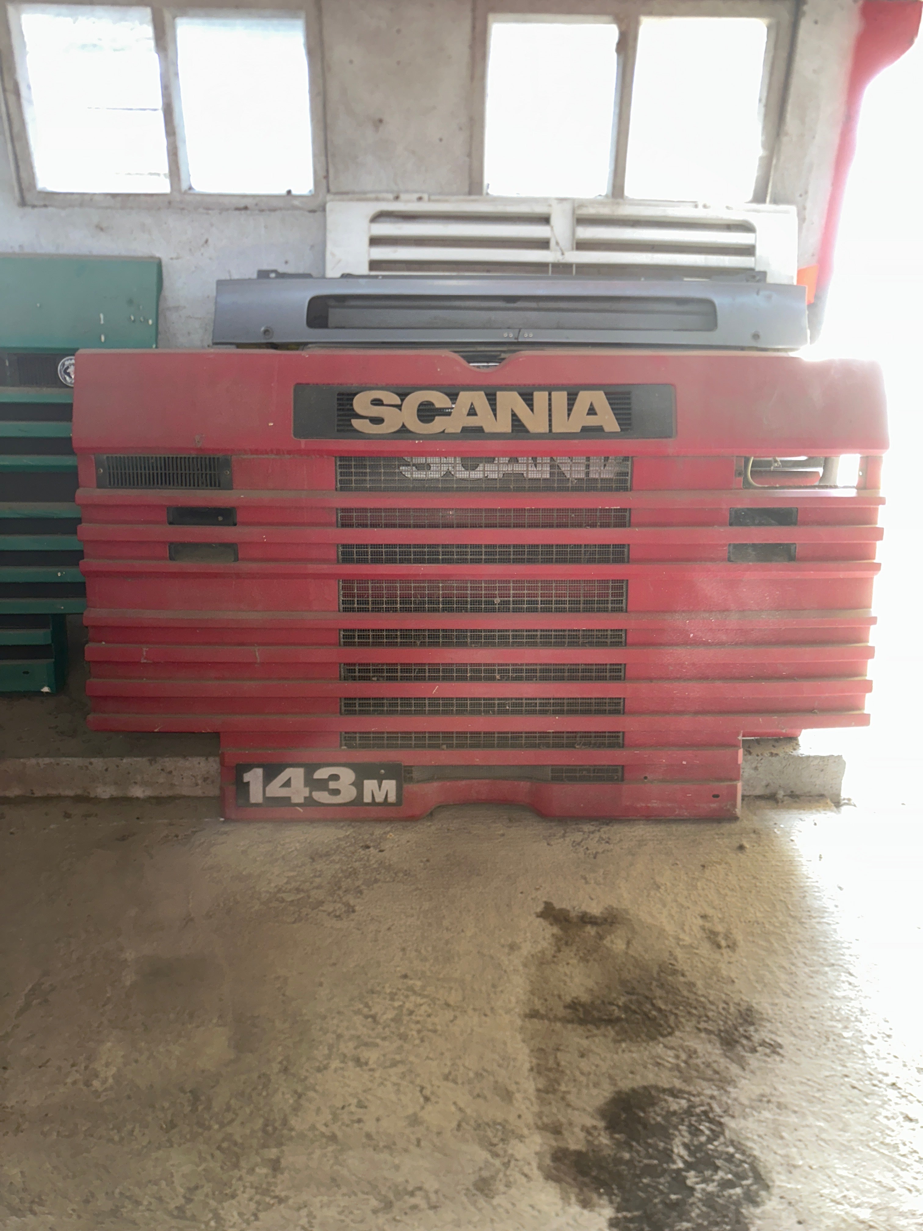 Calandra Scania 143M usata