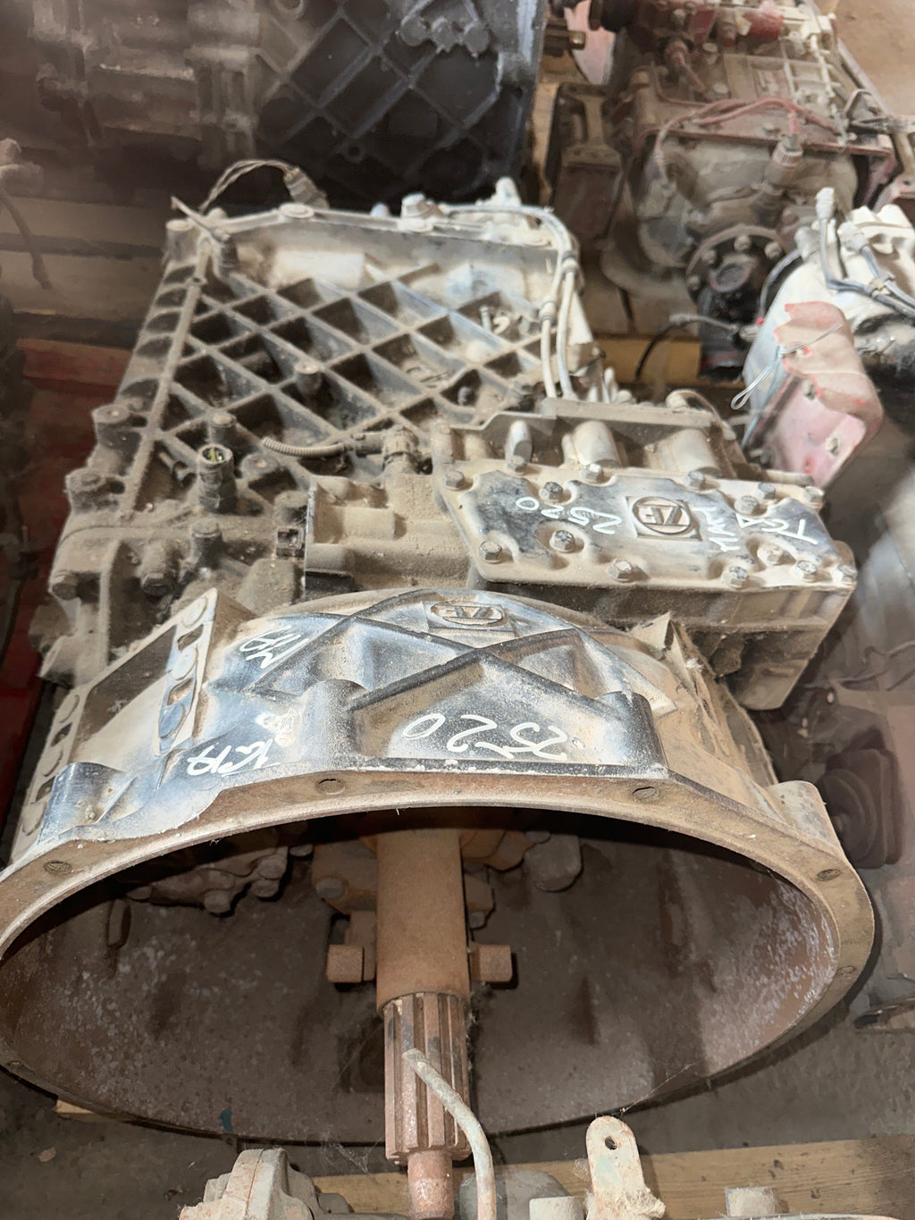 Cambio Man TGA tipo ZF manuale usato
