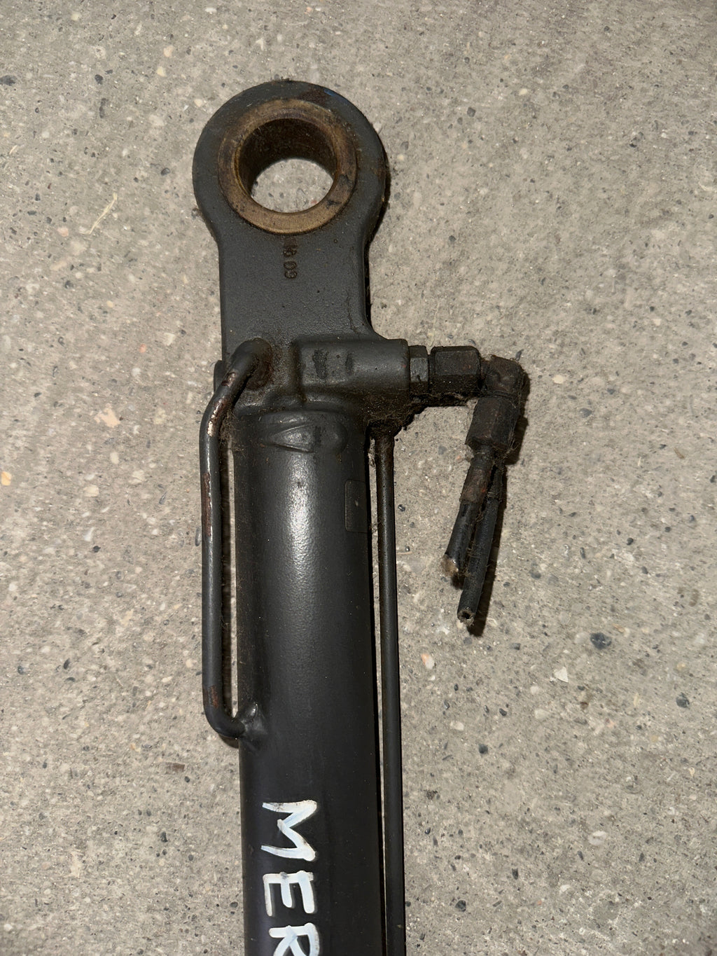 Pistone Alza cabina Mercedes Axor usato