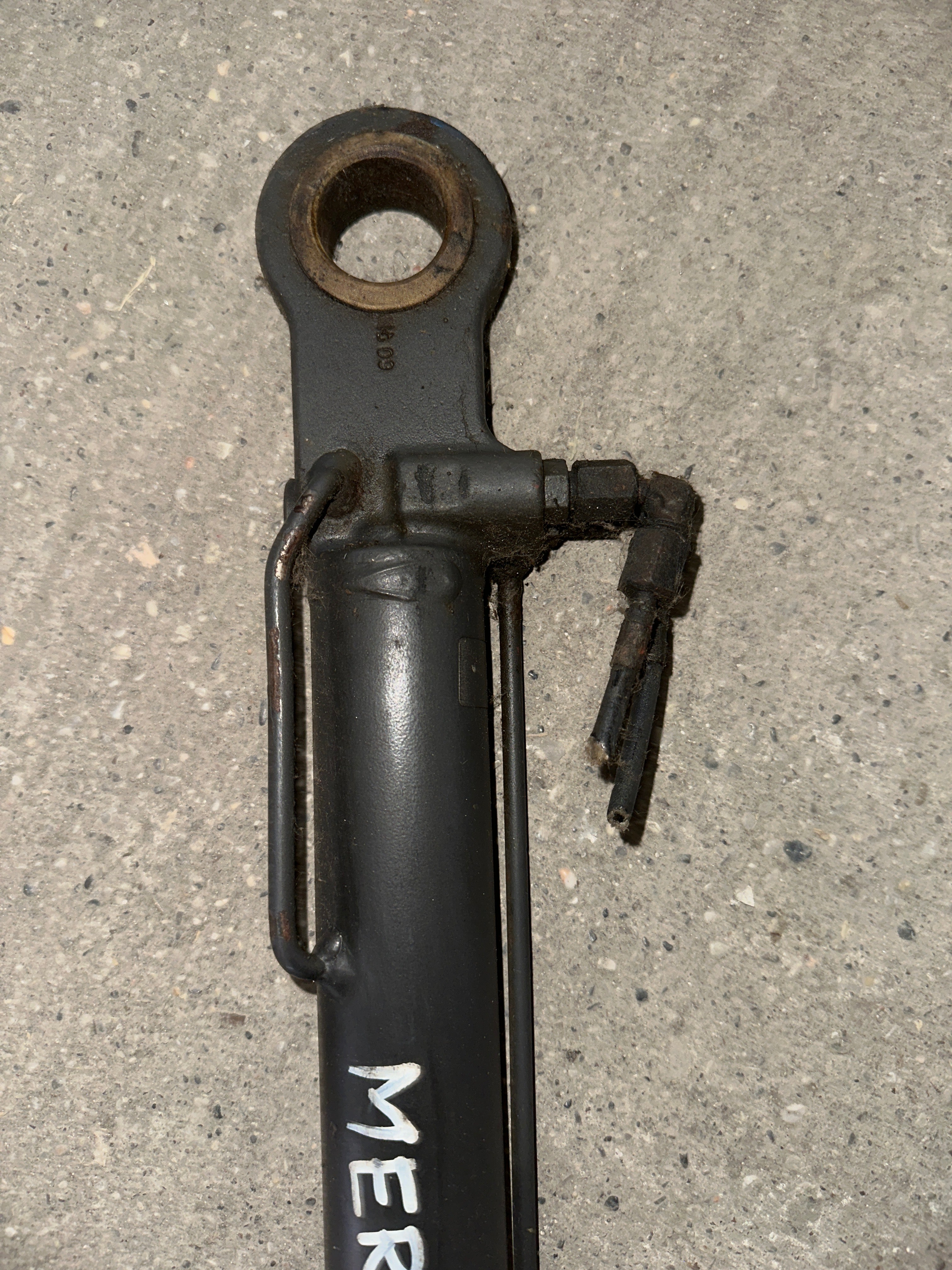 Pistone Alza cabina Mercedes Axor usato