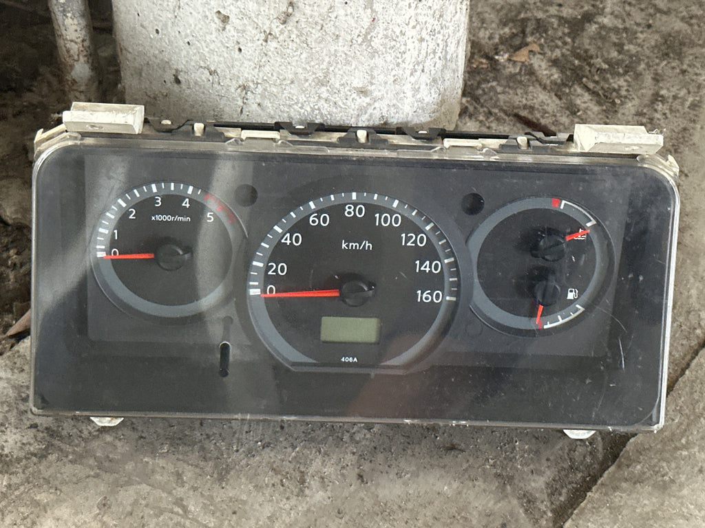 Quadro strumenti Nissan Cabstar 35.13 anno 2008 usato