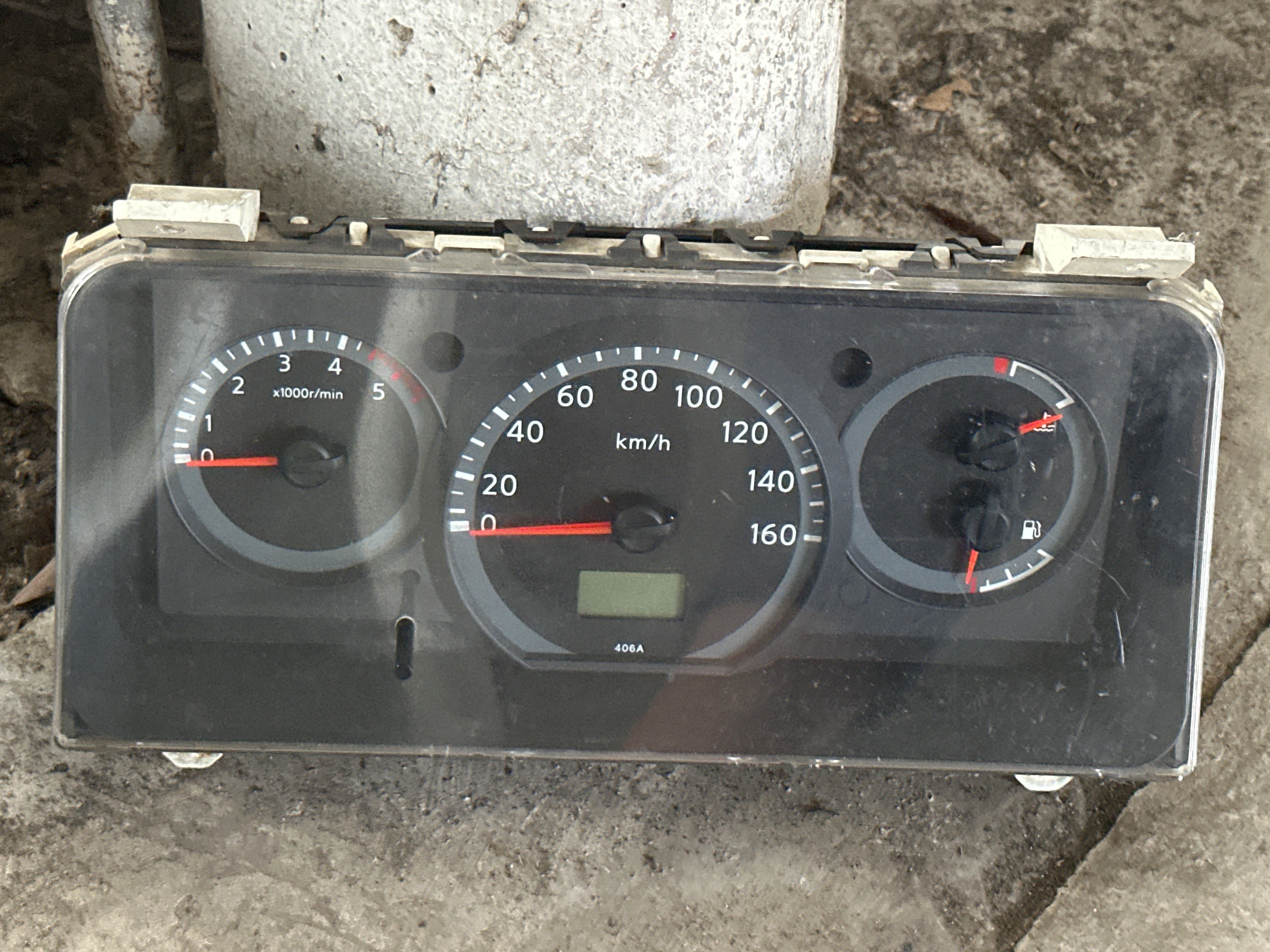 Quadro strumenti Nissan Cabstar 35.13 anno 2008 usato