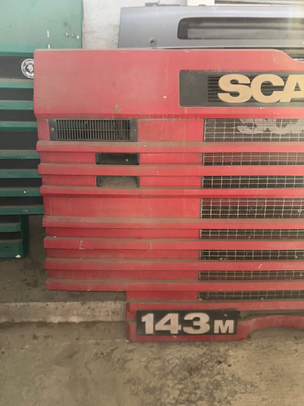 Calandra Scania 143M usata
