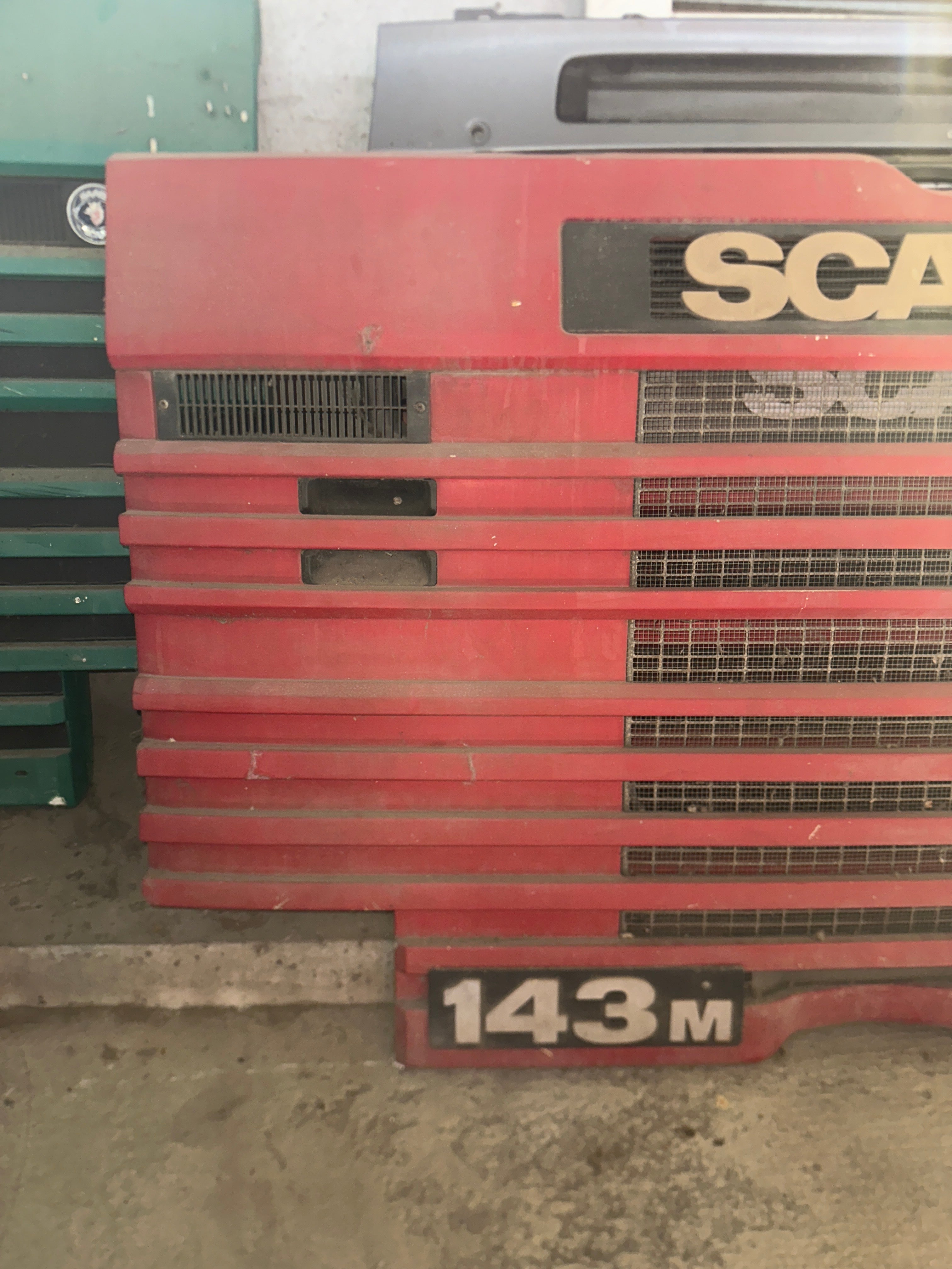 Calandra Scania 143M usata