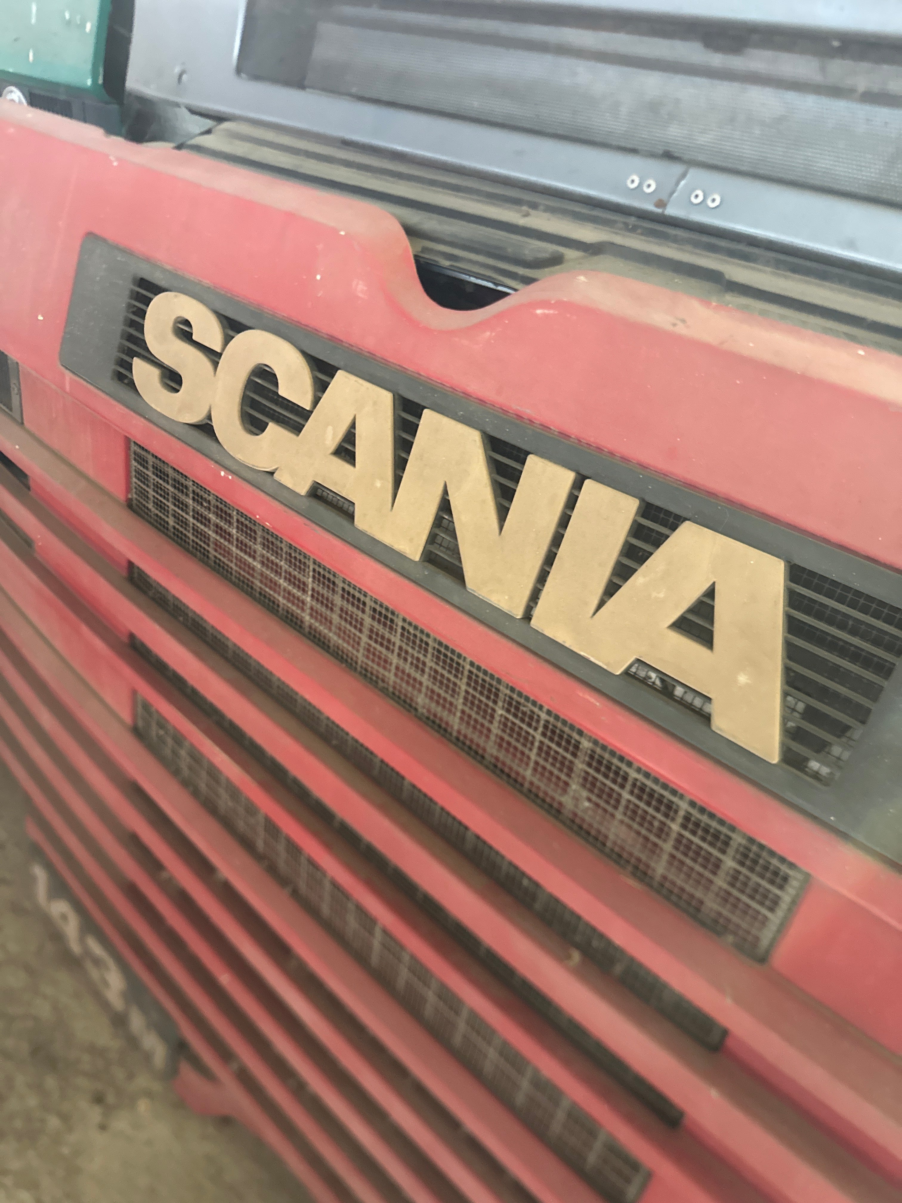 Calandra Scania 143M usata