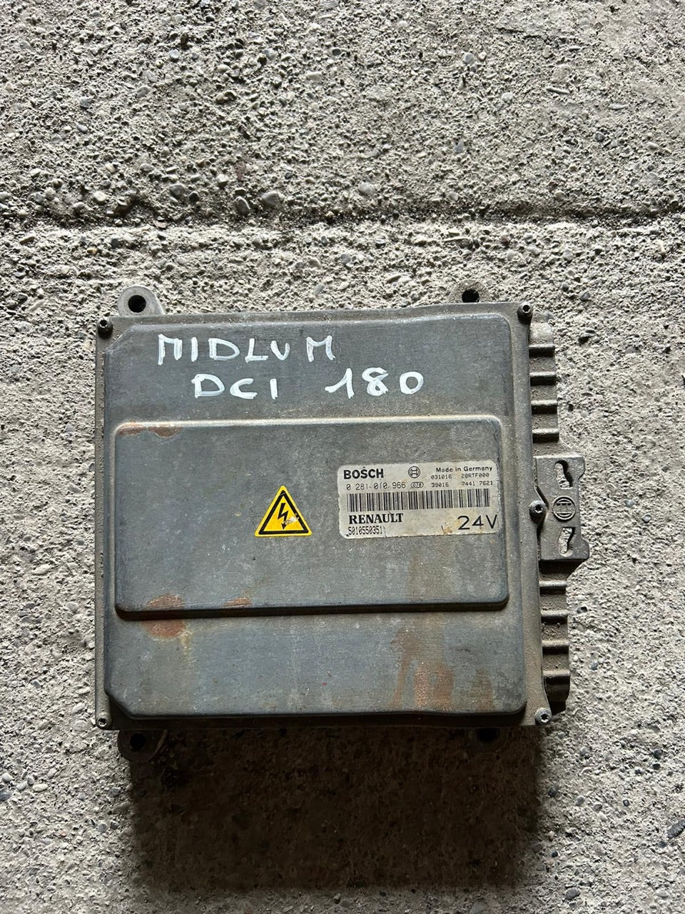 Centralina Bosch motore Renault Midlum DCI 180 usata