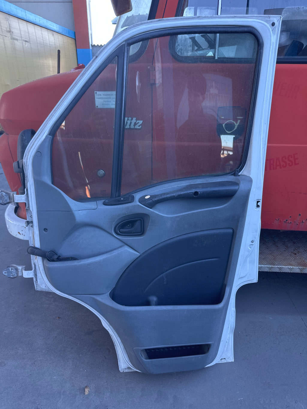 Portiera Iveco Daily Midi Van Lato passeggero completa usata