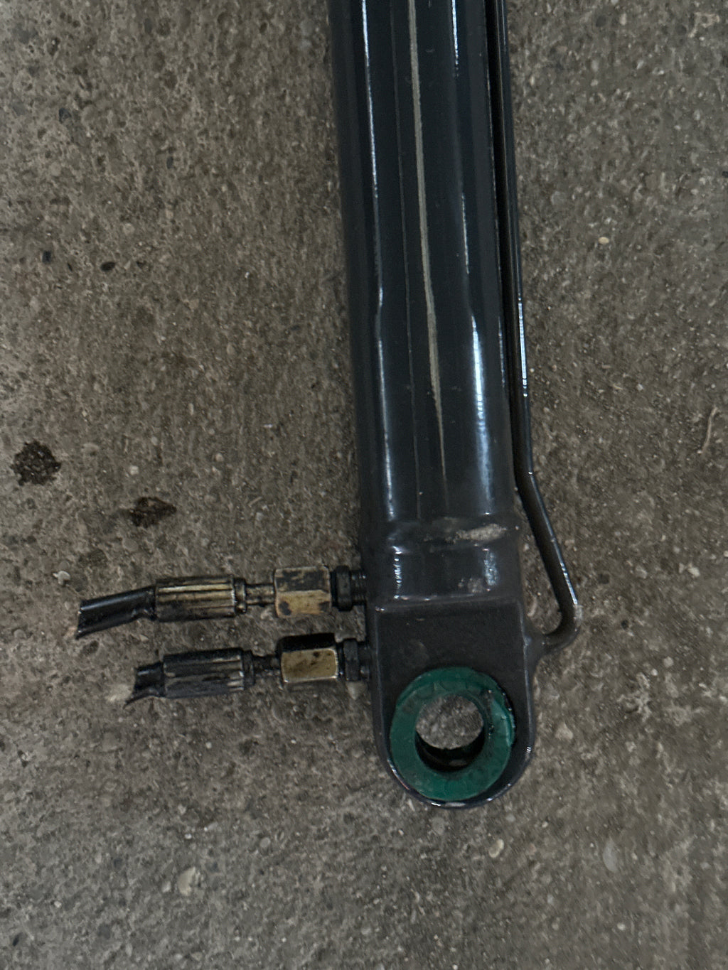 Pistone alza cabina Iveco Eurocargo 150E23originale usato