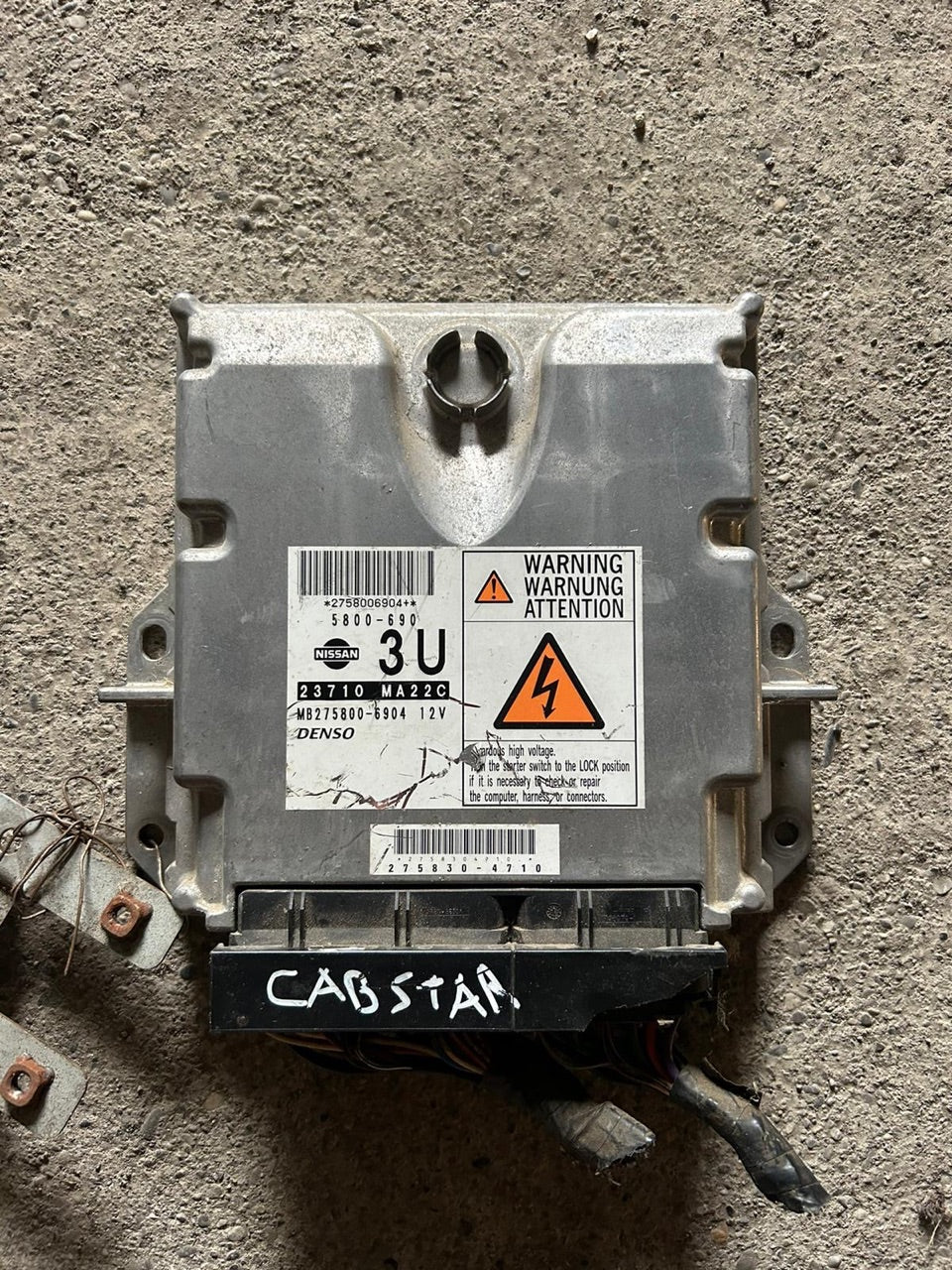 Centralina DENSO Nisan Cabstar usata