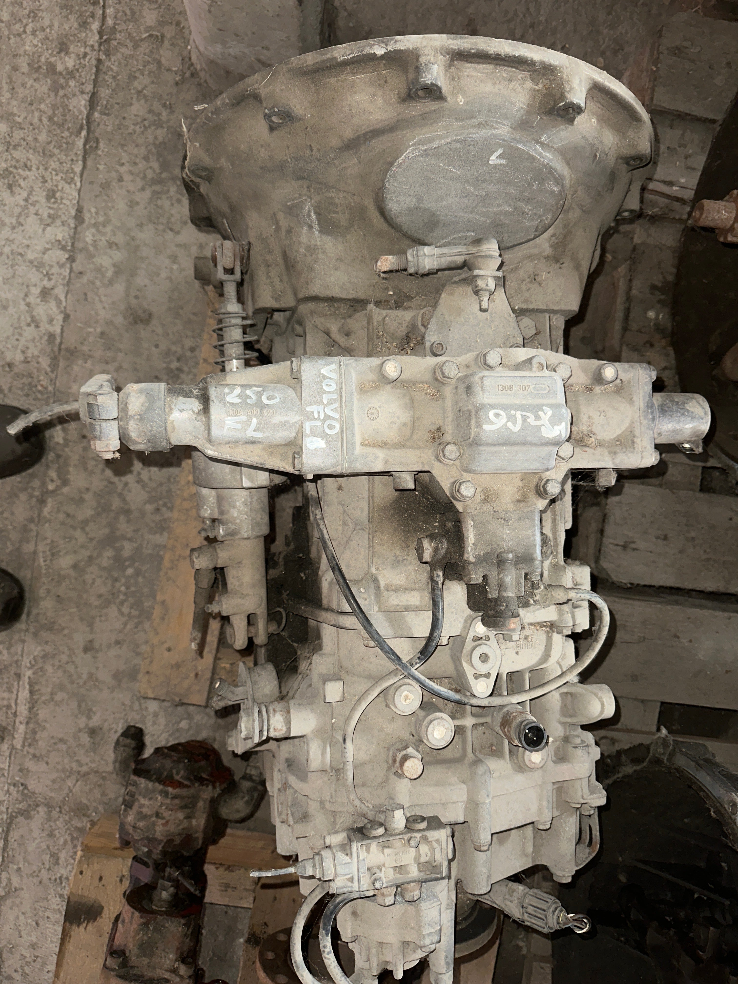 Cambio Volvo FL6/FL250 usato
