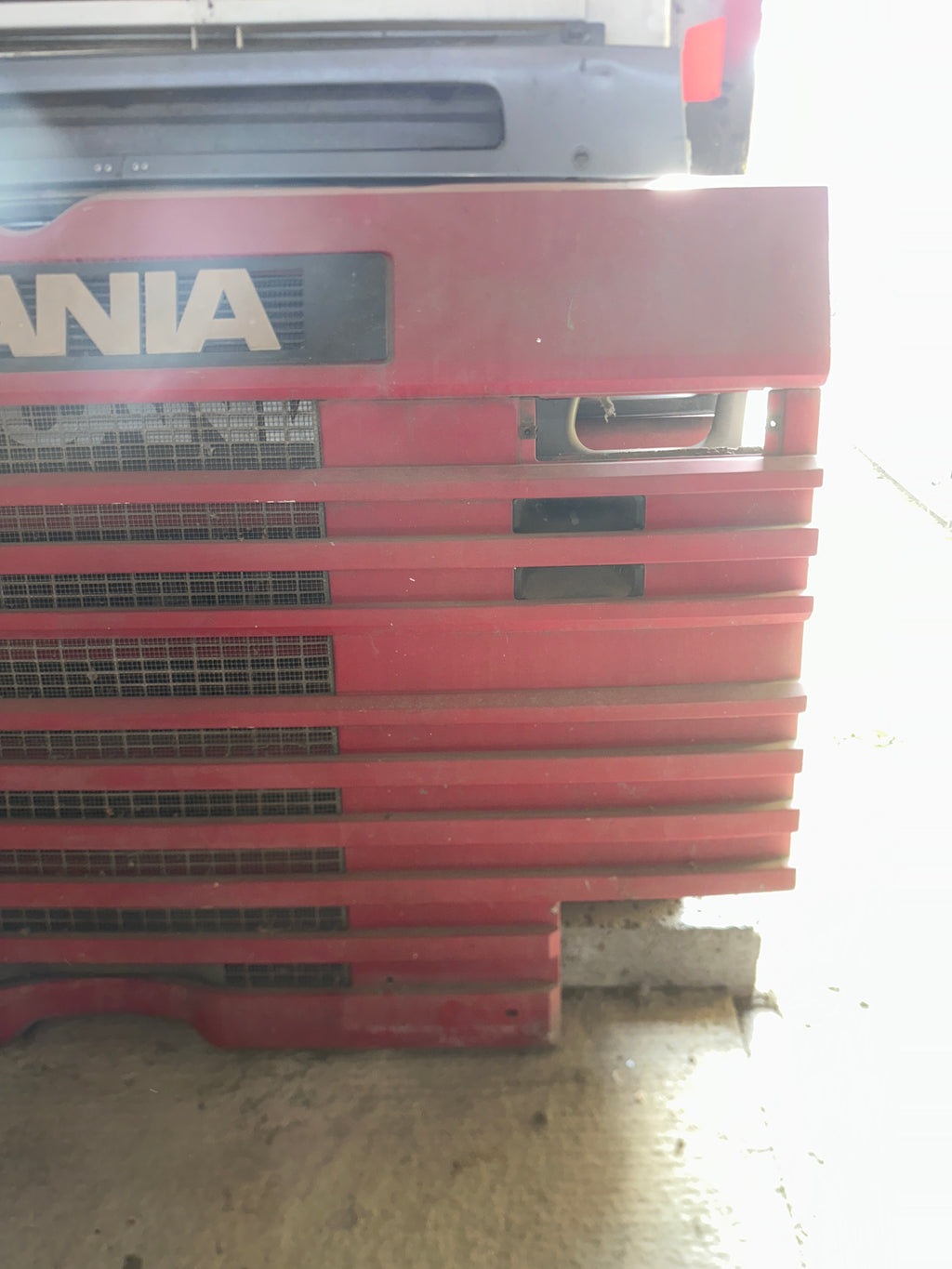 Calandra Scania 143M usata