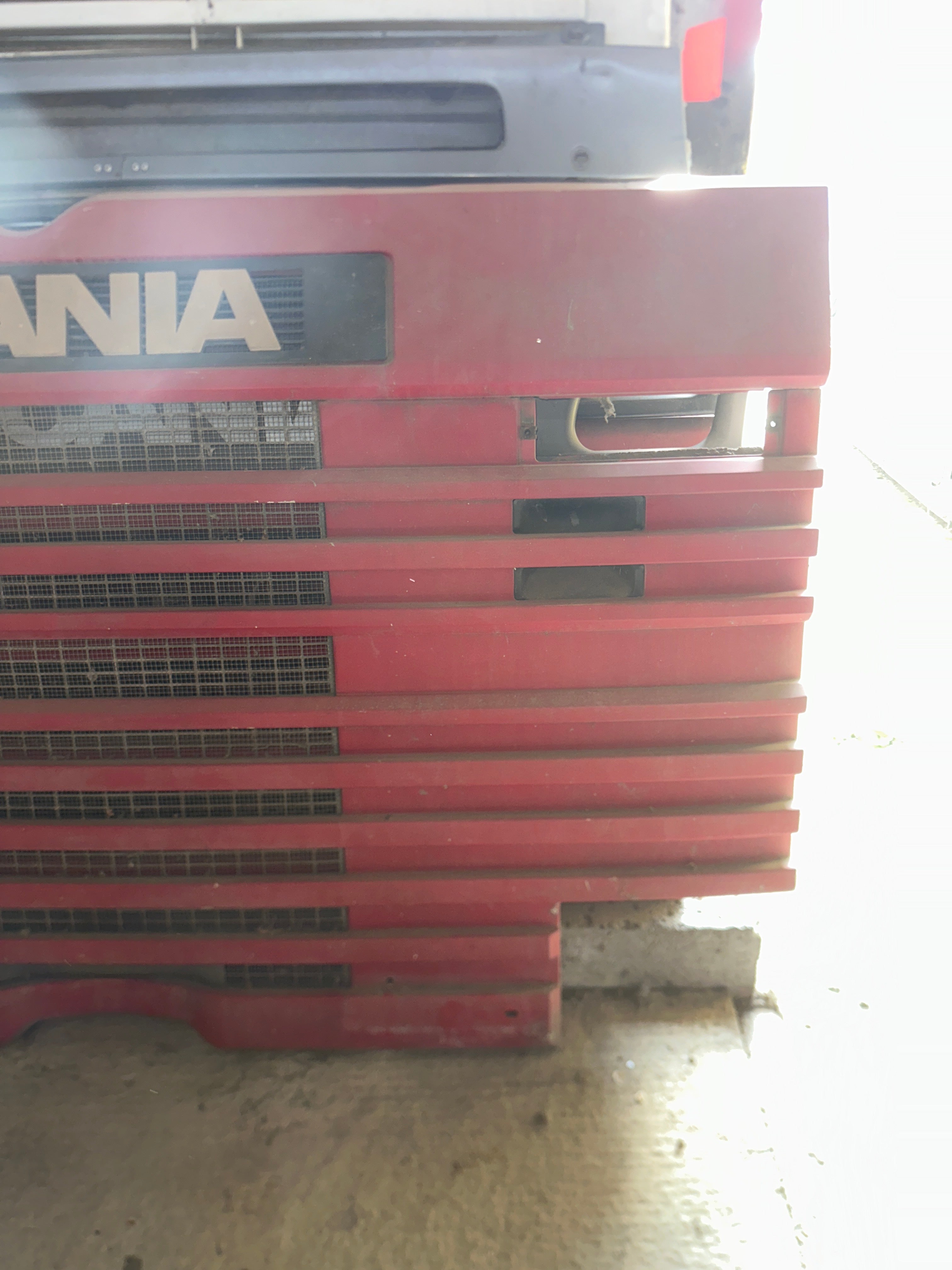 Calandra Scania 143M usata