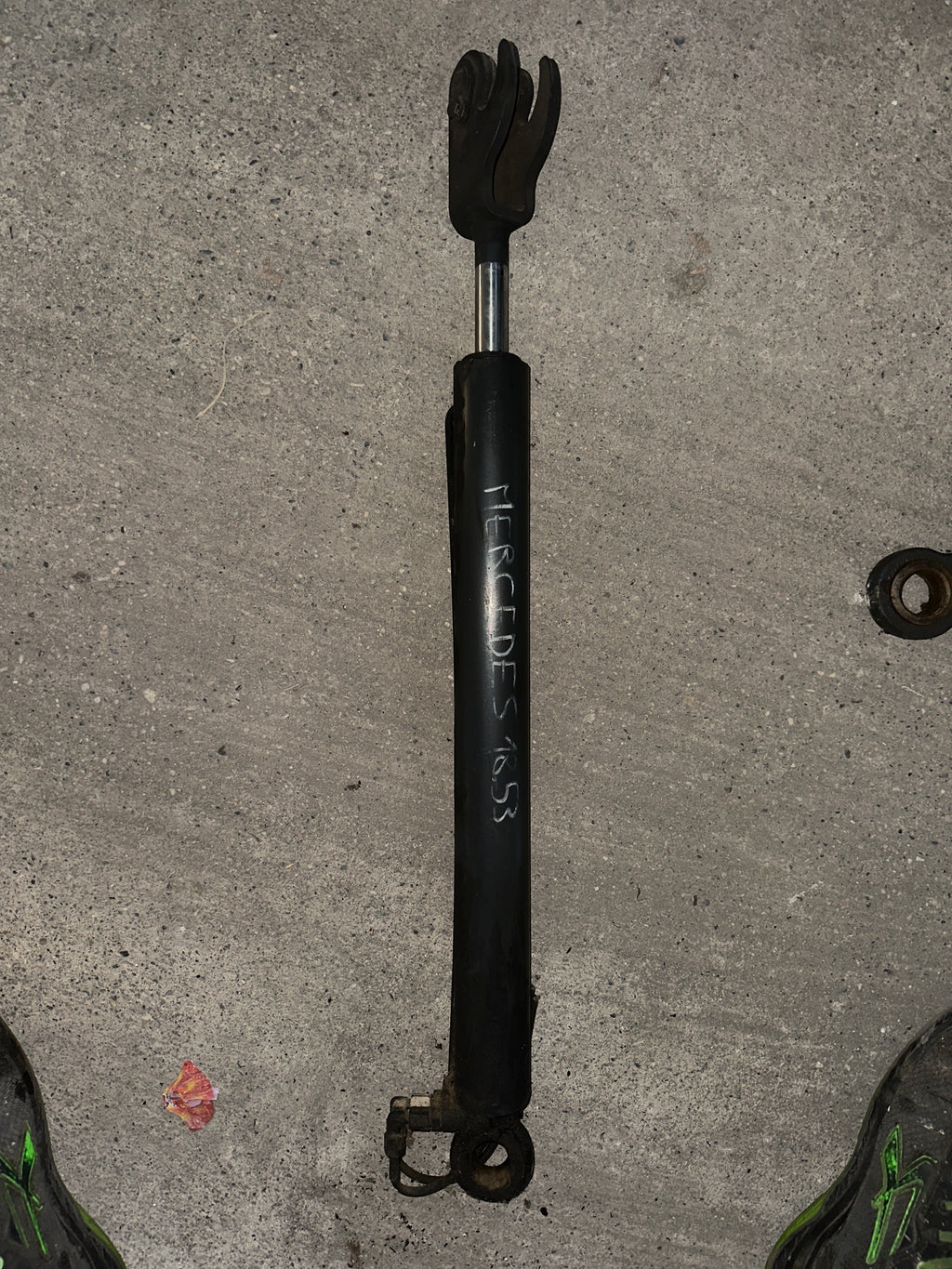Pistone alza cabina Merceder 18.53 usato