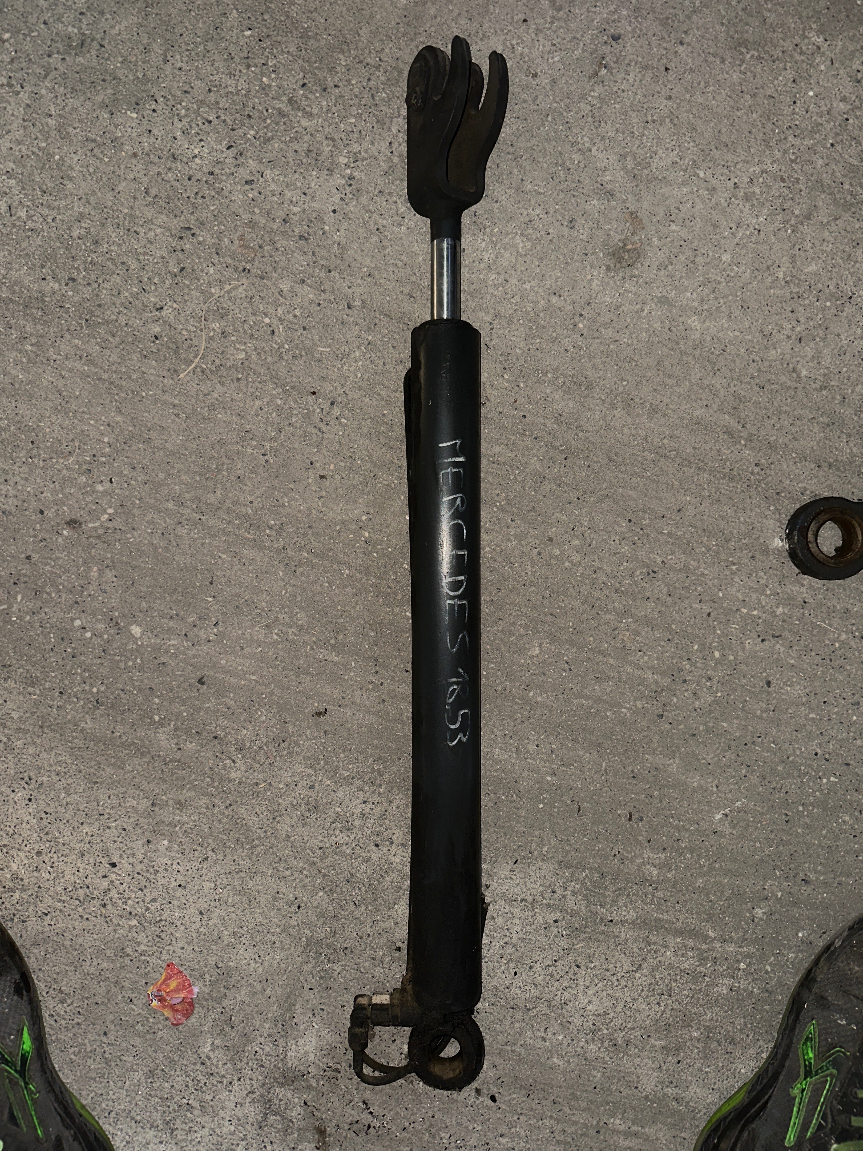Pistone alza cabina Merceder 18.53 usato