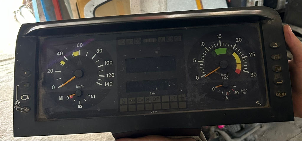 Quadro strumenti mercedes 818 usato