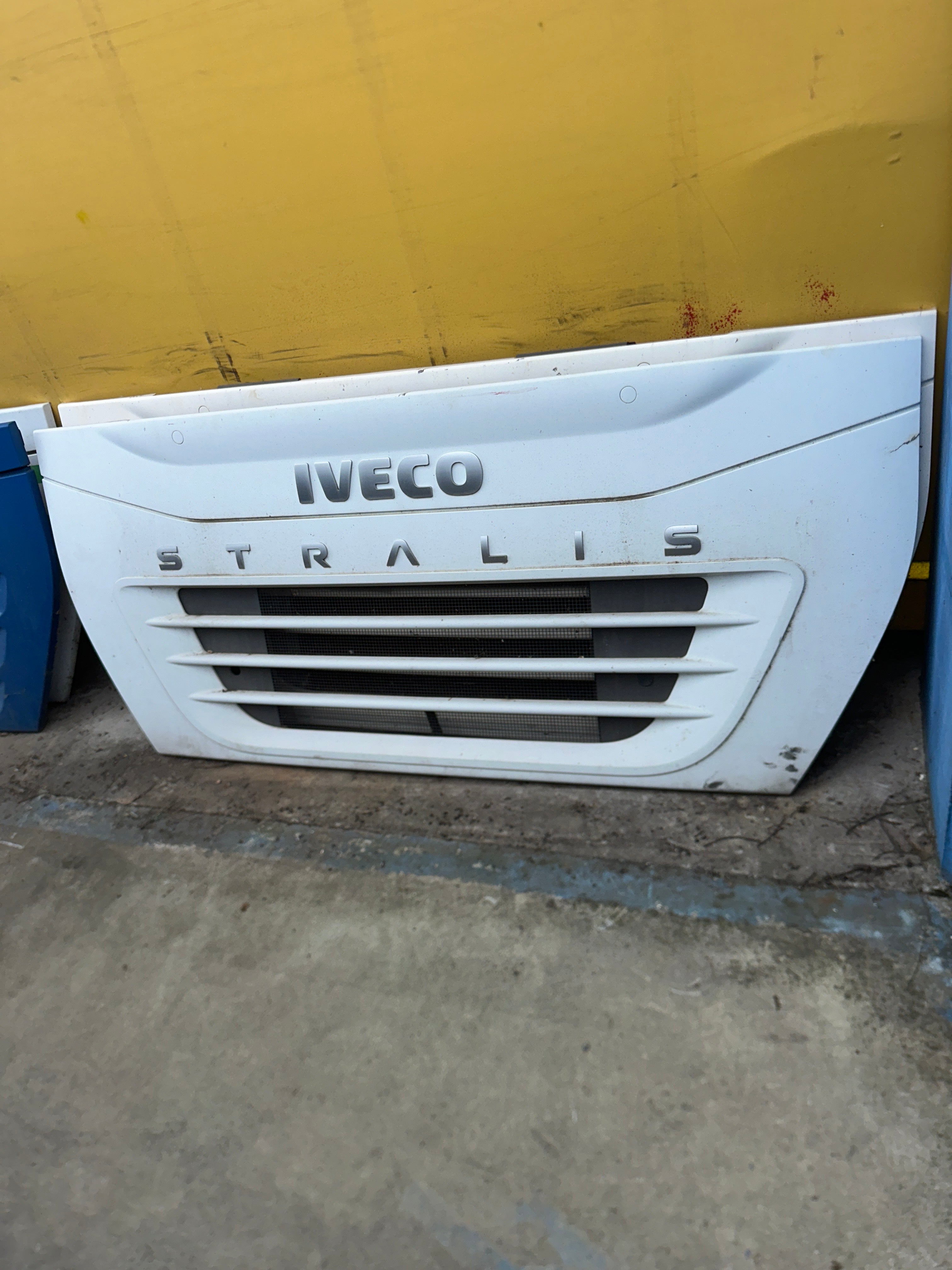 Calandra Iveco stralis E5 usata