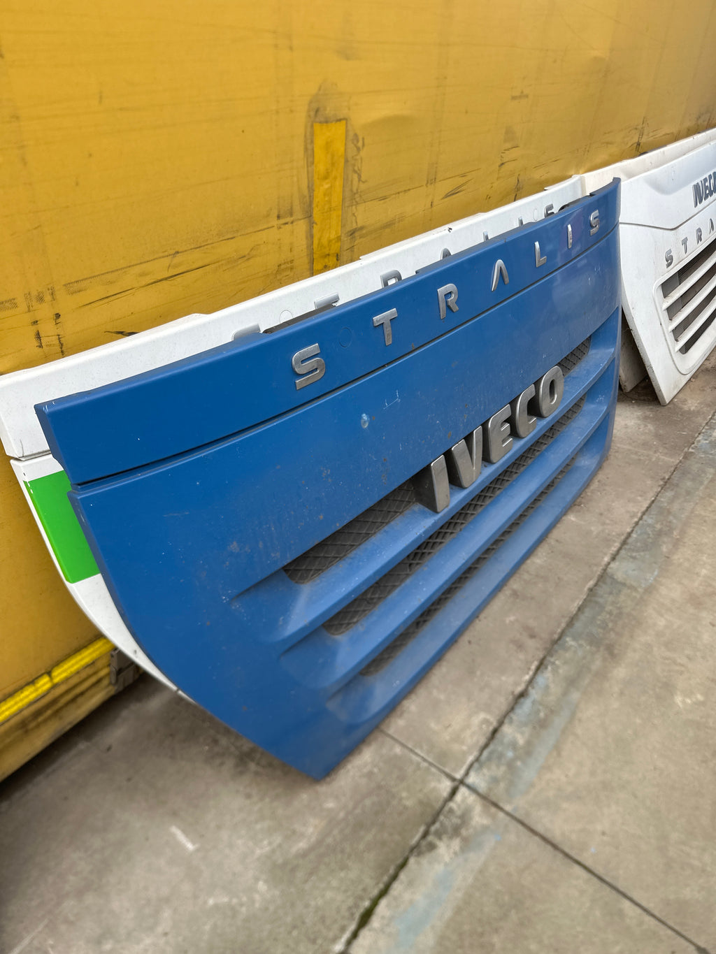 Calandra Iveco stralis E5/E6 usata